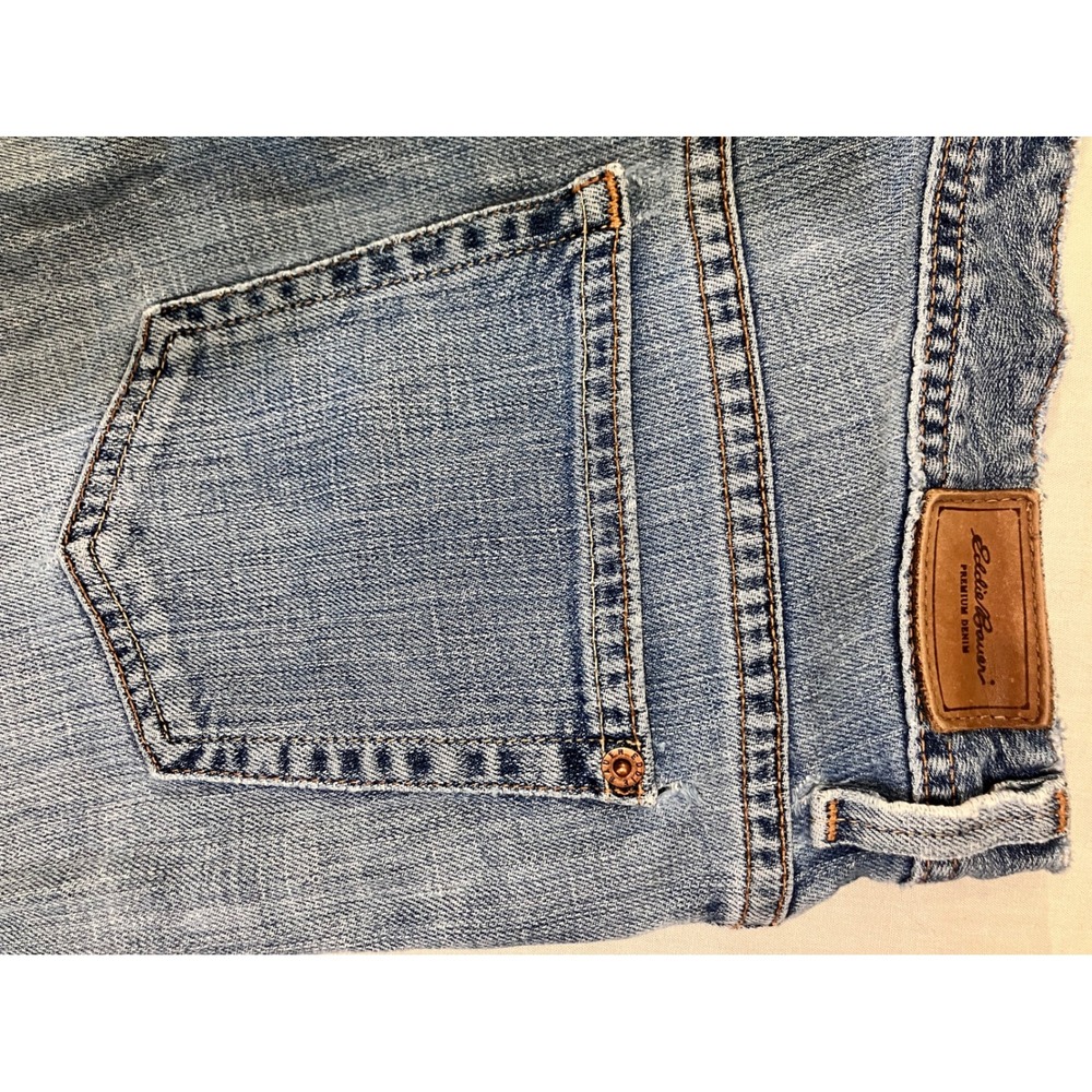 Eddie Bauer Womens Straight Leg Jeans Medium Wash Blue Stretch Denim Sz 8 Hemmed - Picture 12 of 14